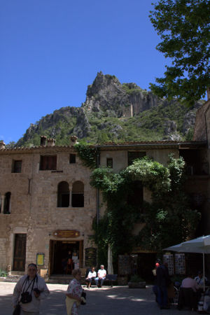 Saint Guilhem00050