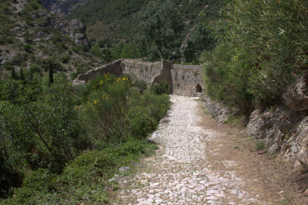 Saint Guilhem00090