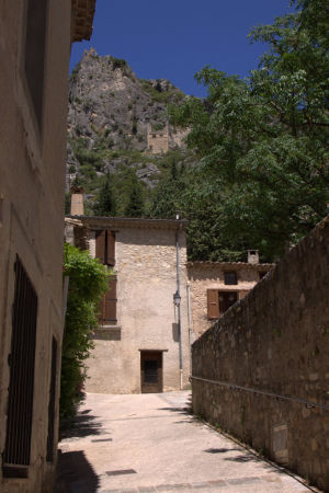 Saint Guilhem00106